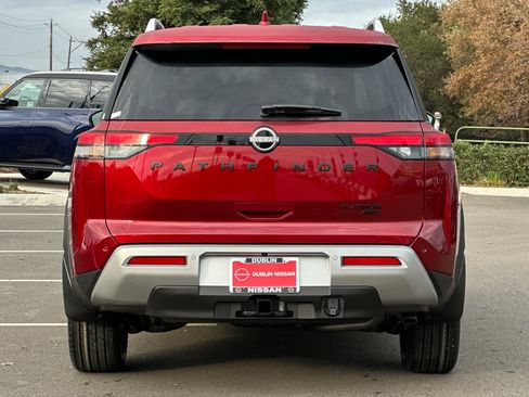 New 2025 Nissan Pathfinder Platinum w/ Black Appearance Package image 5