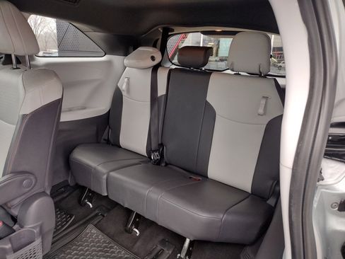 Used 2021 Toyota Sienna XSE image 9