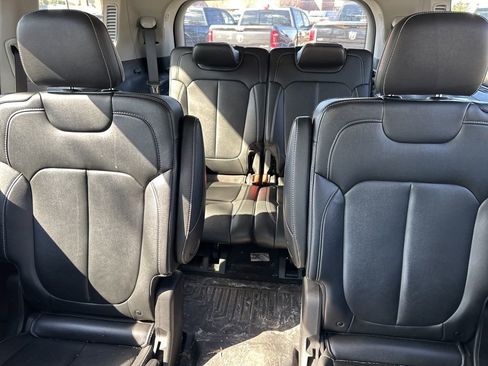 Used 2023 Jeep Grand Cherokee L Limited image 11