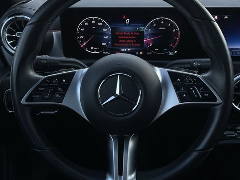 Used 2025 Mercedes-Benz CLA 250 image 12