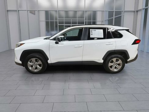 Used 2023 Toyota RAV4 LE AWD/4WD image 5