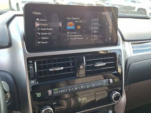 Used 2023 Lexus GX 460 Premium w/ Accessory Package AWD/4WD image 3