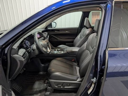 Used 2025 INFINITI QX60 Pure image 16