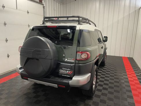 Used 2014 Toyota FJ Cruiser 2WD w/ Convenience Package image 15