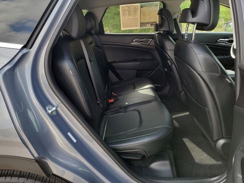 Used 2025 Kia Sportage EX image 36