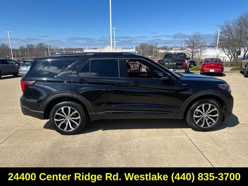 Used 2025 Ford Explorer ST-Line AWD/4WD image 8