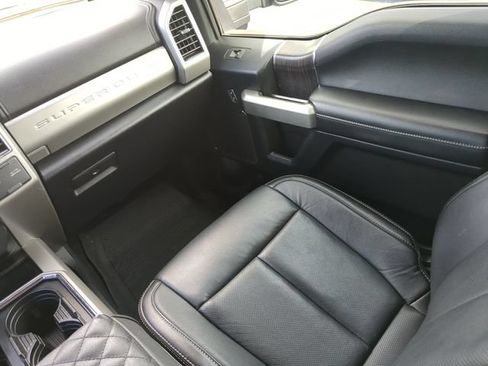 Used 2020 Ford F350 Lariat w/ Lariat Value Package AWD/4WD image 19