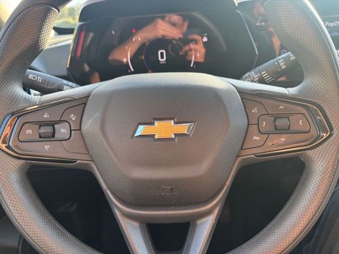 Used 2025 Chevrolet Trax LT image 25