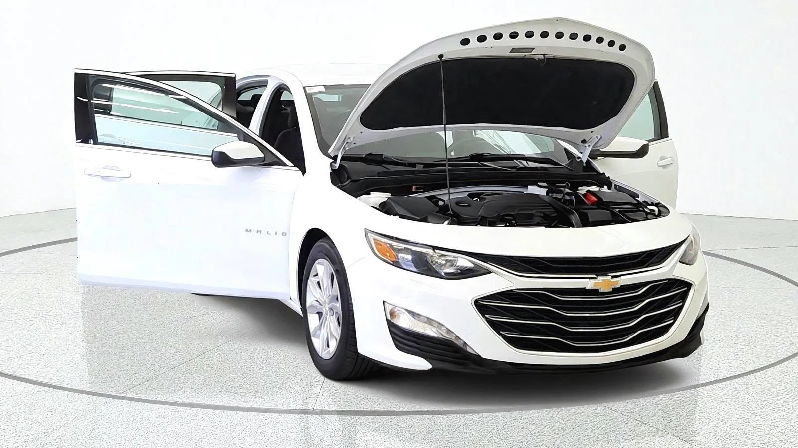 Used 2024 Chevrolet Malibu LT FWD image 12