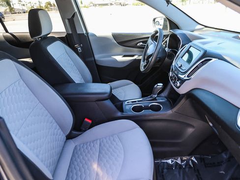 Used 2019 Chevrolet Equinox LS w/ LS Convenience Package FWD image 16