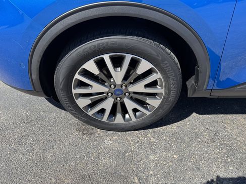 Used 2020 Ford Escape Titanium image 36