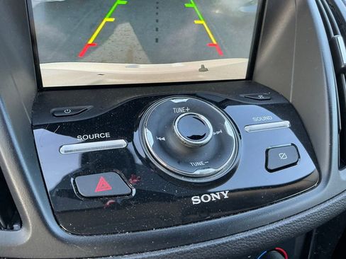 Used 2019 Ford Escape Titanium image 25