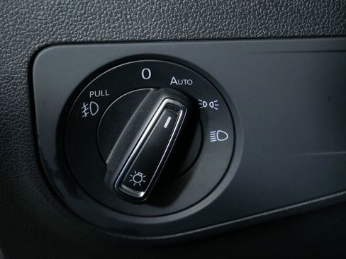 Used 2019 Volkswagen Tiguan SEL AWD/4WD image 24