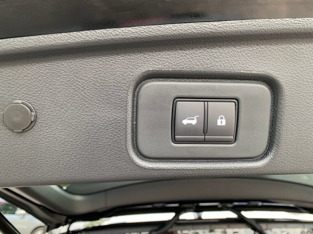 New 2026 Nissan Pathfinder SL w/ SL Premium Package FWD image 6