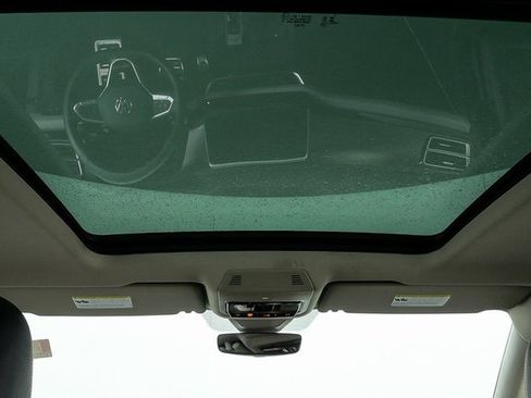 Certified 2025 Volkswagen Atlas Peak Edition SE image 5