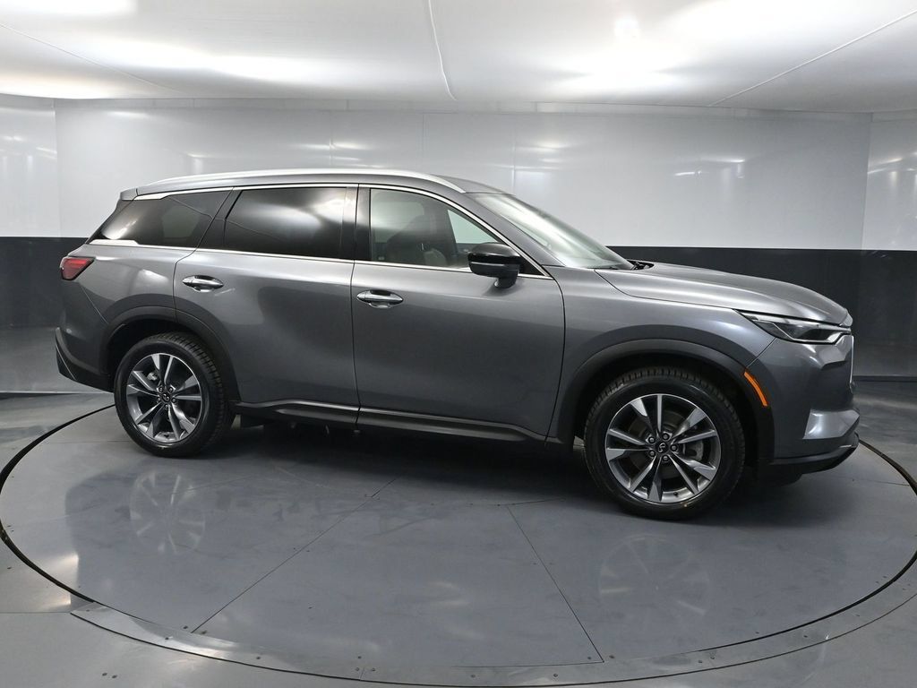 Used 2024 INFINITI QX60 Luxe AWD/4WD image 3