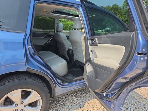 Used 2015 Subaru Forester 2.5i Premium w/ All-Weather Package AWD/4WD image 20