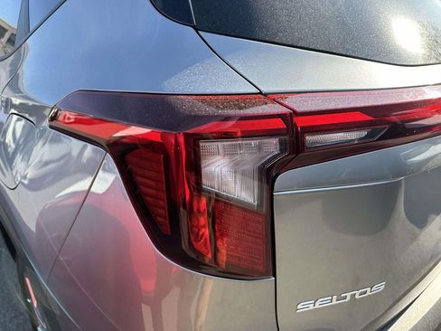 Used 2024 Kia Seltos LX AWD/4WD image 13