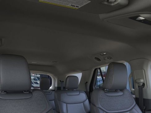 New 2025 Ford Explorer Active w/ Active Comfort Package image 22