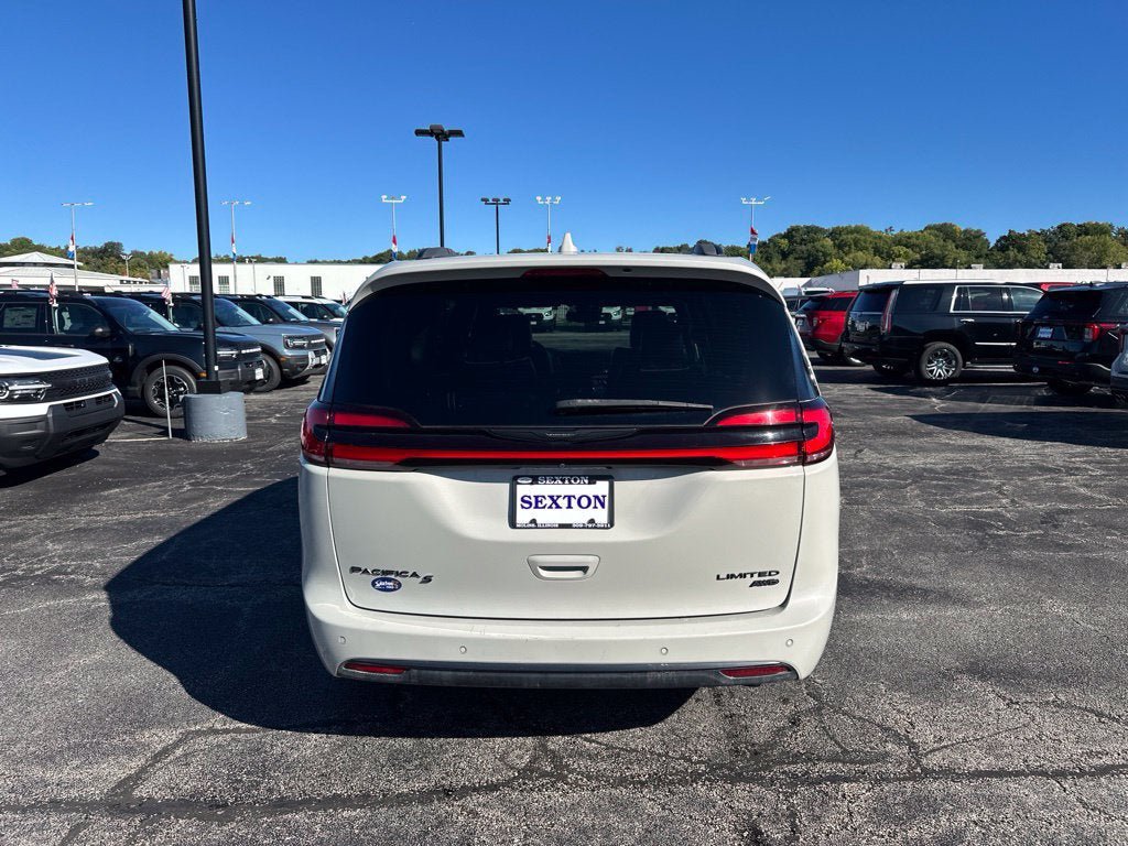 Used 2021 Chrysler Pacifica Limited w/ S Appearance Package AWD/4WD image 6