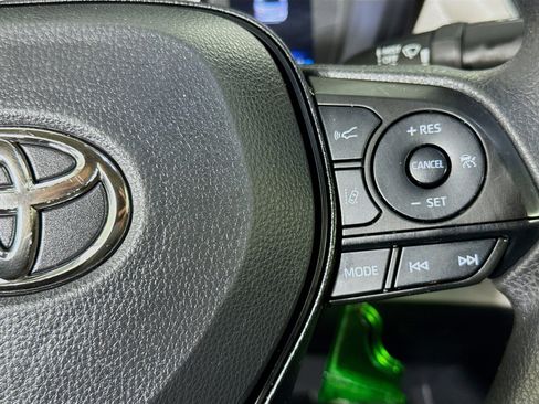 Used 2022 Toyota Corolla LE image 14