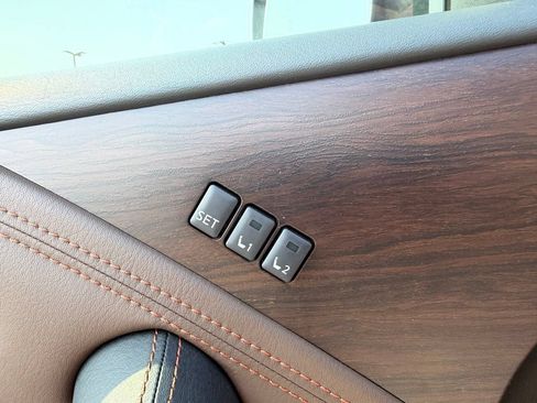 Used 2020 Nissan Armada Platinum w/ Platinum Reserve Package RWD image 6