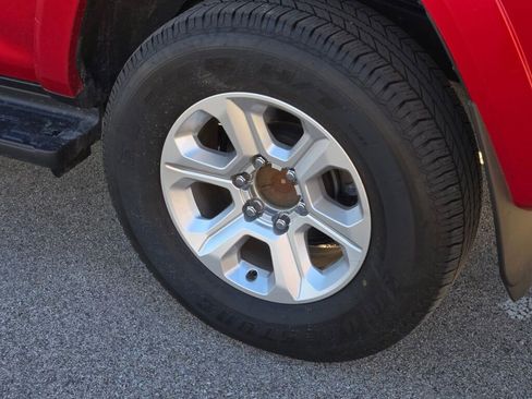 Used 2024 Toyota 4Runner SR5 image 17