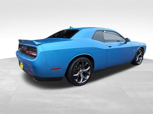 Used 2019 Dodge Challenger R/T image 7