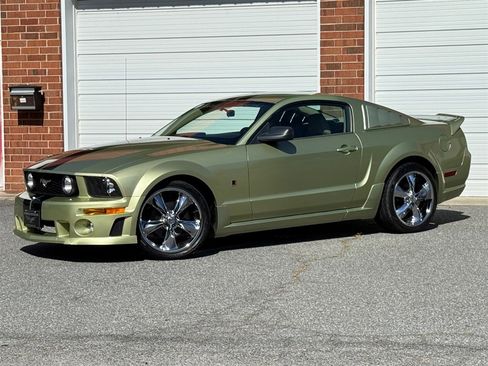 Used 2005 Ford Mustang GT Premium image 8