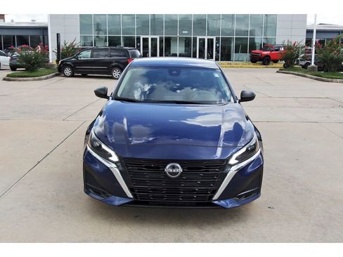 Used 2024 Nissan Altima 2.5 S FWD image 2