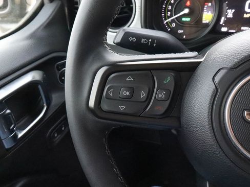 Used 2025 Jeep Wrangler Willys image 30