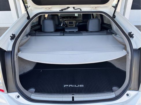 Used 2015 Toyota Prius Four FWD image 26