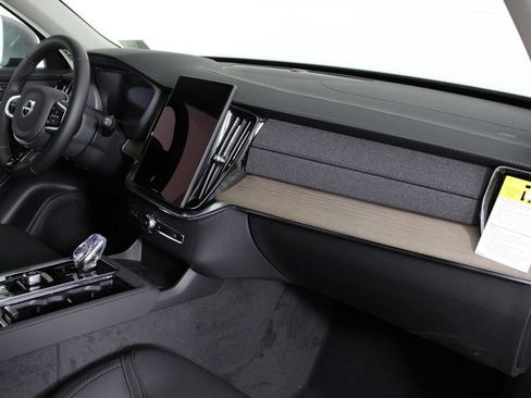 New 2026 Volvo XC90 B5 Core AWD/4WD image 9