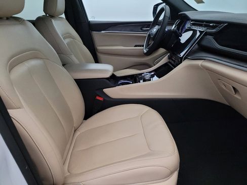 Used 2022 Jeep Grand Cherokee Limited 4xe image 21