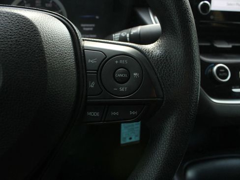 Used 2021 Toyota Corolla LE image 27