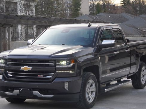 Used 2016 Chevrolet Silverado 1500 LTZ Z71 w/ LTZ Plus Package AWD/4WD image 23