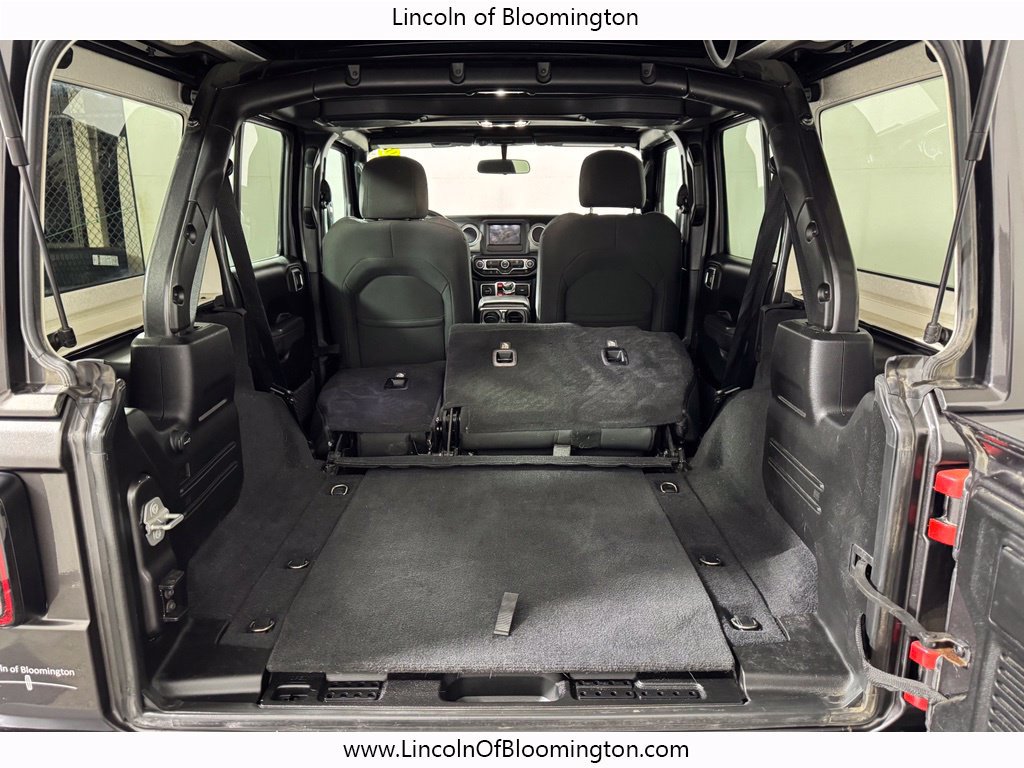 Used 2019 Jeep Wrangler Unlimited Sahara AWD/4WD image 13