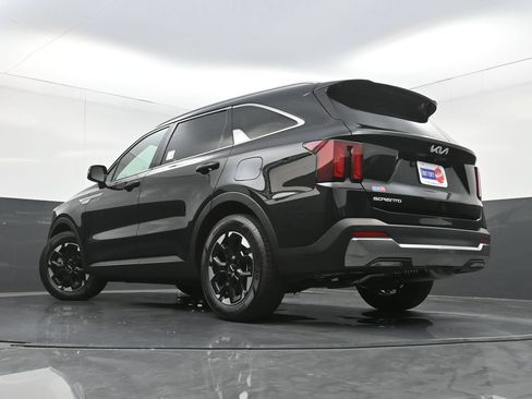 Used 2024 Kia Sorento S FWD image 30