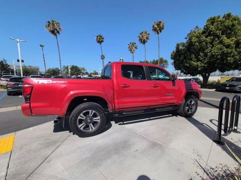 Used 2019 Toyota Tacoma TRD Sport w/ Technology Package RWD image 31