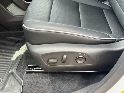 Used 2026 Buick Enclave Sport Touring w/ Power Package FWD image 20
