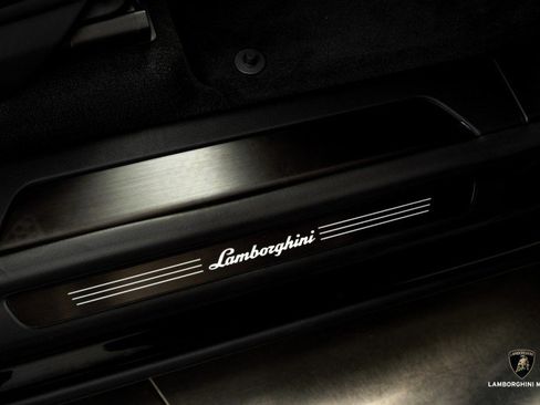 Used 2024 Lamborghini Urus S image 45