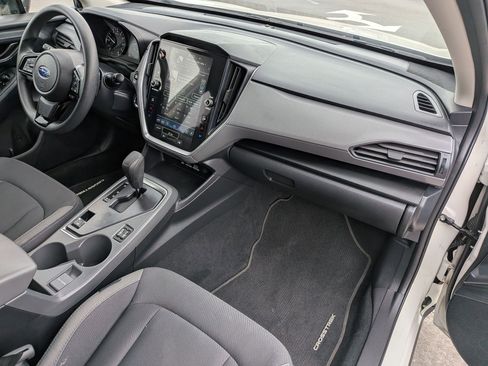 Used 2025 Subaru Crosstrek 2.0i Premium image 33