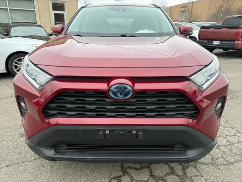 Used 2021 Toyota RAV4 XLE w/ XLE Grade Weather Package image 19