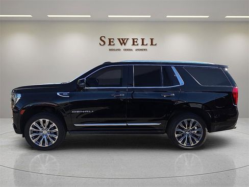 Used 2022 GMC Yukon Denali w/ Max Trailering Package image 2