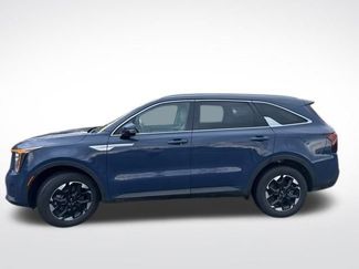 Used 2025 Kia Sorento S video 2