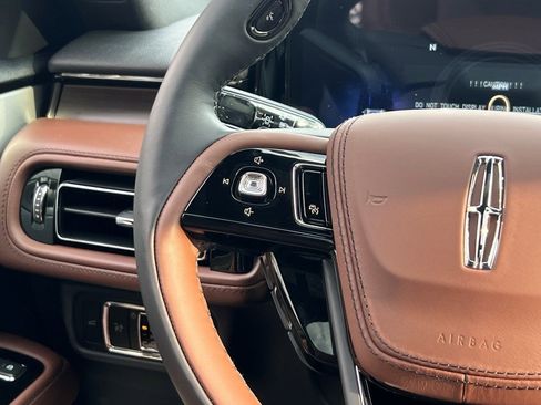 New 2026 Lincoln Aviator Reserve w/ Luxury Package AWD/4WD image 24