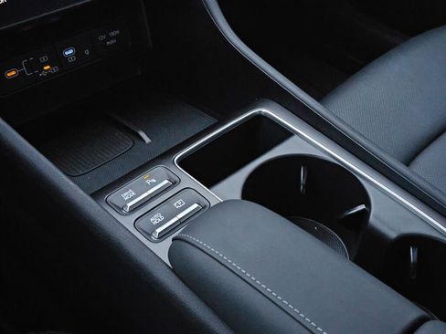 New 2025 Hyundai Sonata Limited image 24