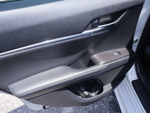Used 2024 Toyota Camry XSE FWD image 9