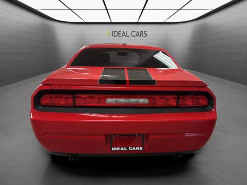 Used 2010 Dodge Challenger SE RWD image 6