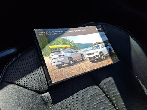 Certified 2023 Jeep Grand Cherokee L Limited w/ Luxury Tech Group II AWD/4WD image 23